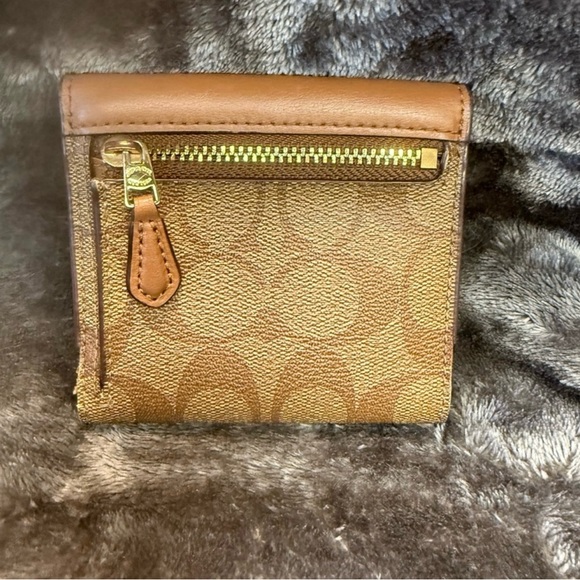 WALLET BUNDLE! LV/COACH - Picture 10 of 16